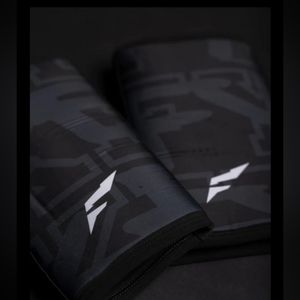 FYKE 7mm Knee Sleeves